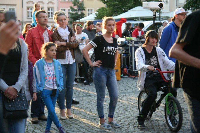niezwyky-koncert-na-jeleniogorskim-rynku-foto-52642
