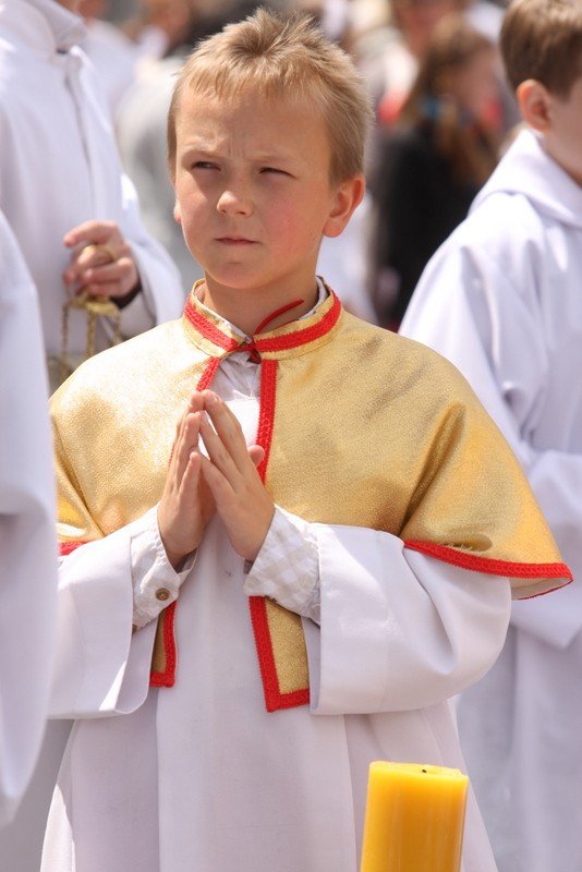 tumy-wiernych-na-procesji-bozego-ciaa-foto-52655