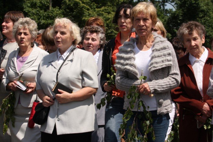 tumy-wiernych-na-procesji-bozego-ciaa-foto-52655
