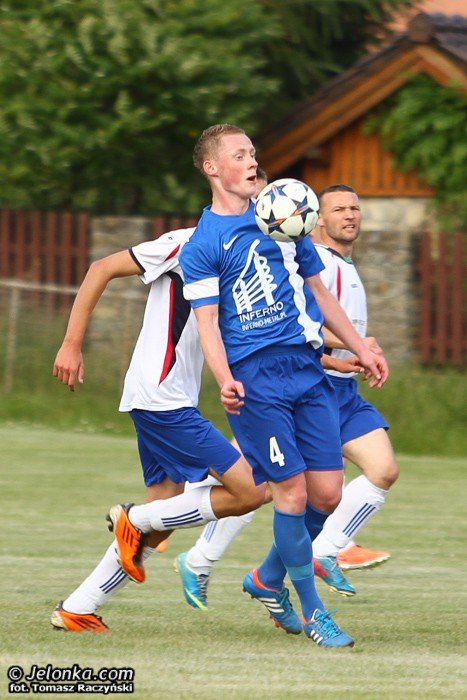 lotnik-przeskoczy-lesnika-foto-52659