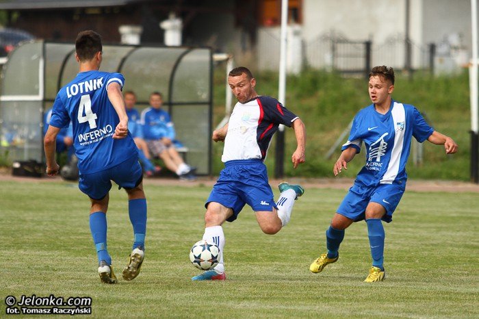lotnik-przeskoczy-lesnika-foto-52659