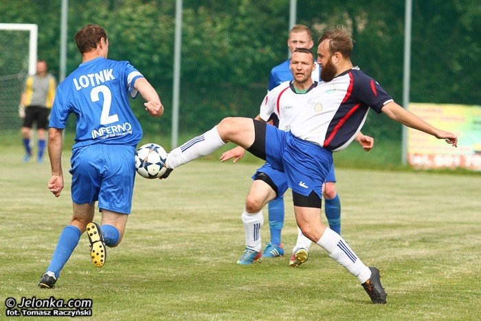 lotnik-przeskoczy-lesnika-foto-52659