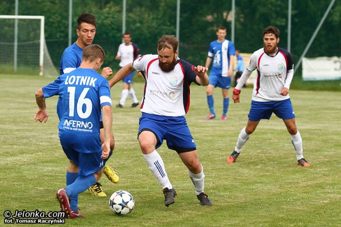lotnik-przeskoczy-lesnika-foto-52659