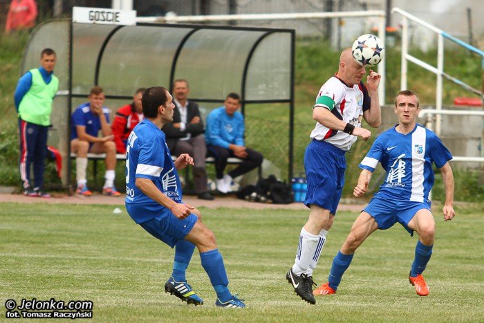 lotnik-przeskoczy-lesnika-foto-52659