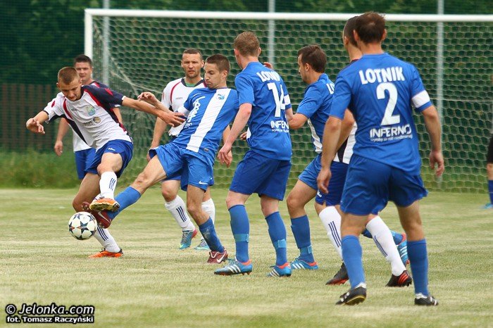 lotnik-przeskoczy-lesnika-foto-52659