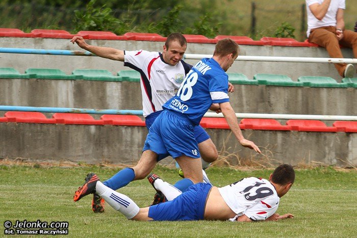 lotnik-przeskoczy-lesnika-foto-52659