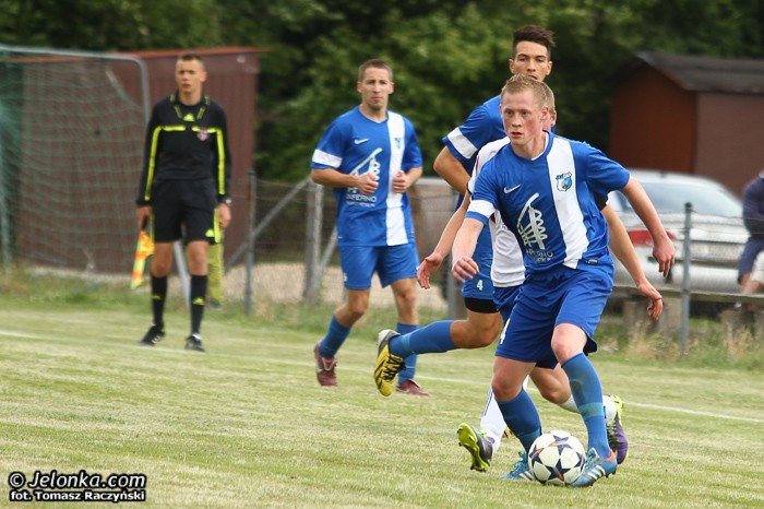 lotnik-przeskoczy-lesnika-foto-52659