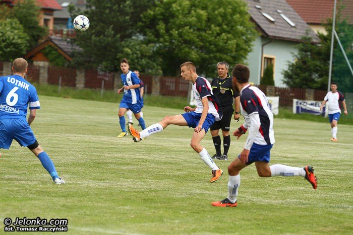 lotnik-przeskoczy-lesnika-foto-52659