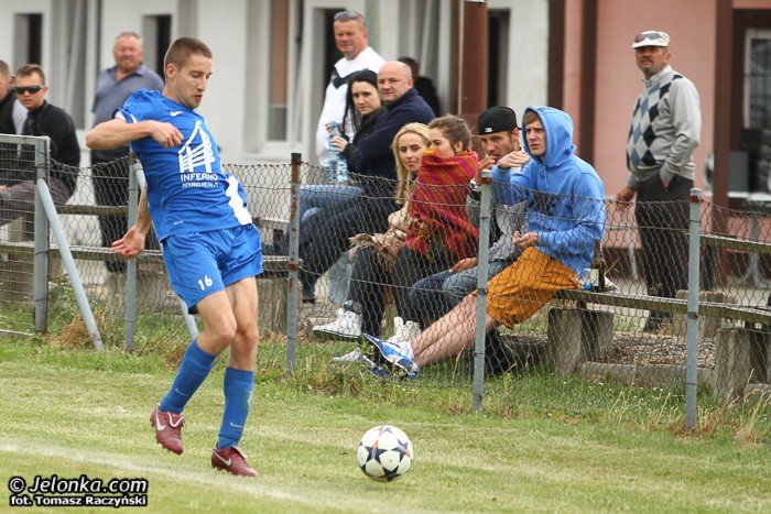 lotnik-przeskoczy-lesnika-foto-52659