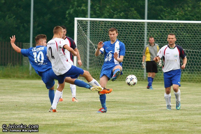 lotnik-przeskoczy-lesnika-foto-52659