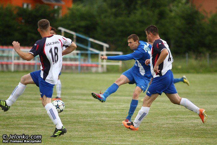 lotnik-przeskoczy-lesnika-foto-52659