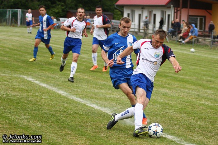 lotnik-przeskoczy-lesnika-foto-52659