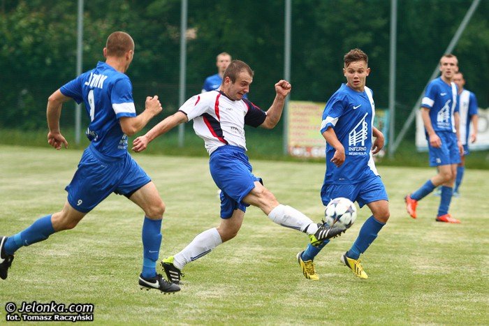 lotnik-przeskoczy-lesnika-foto-52659