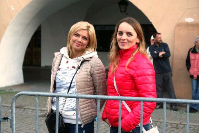 modziez-zachwycona-wystepem-raperow-foto-52689