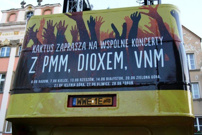 modziez-zachwycona-wystepem-raperow-foto-52689