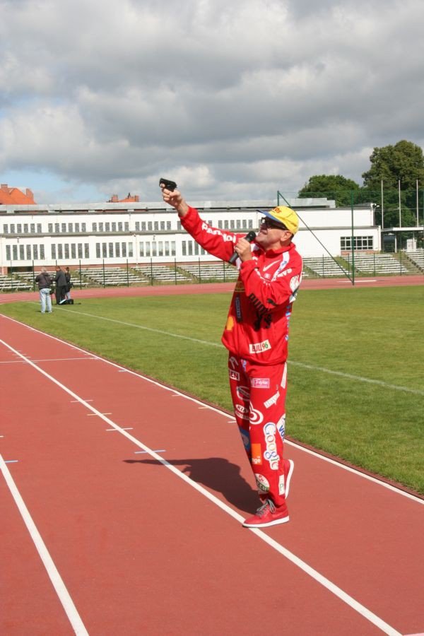 dwojka-przebiega-dystans-maratonu-foto-52719