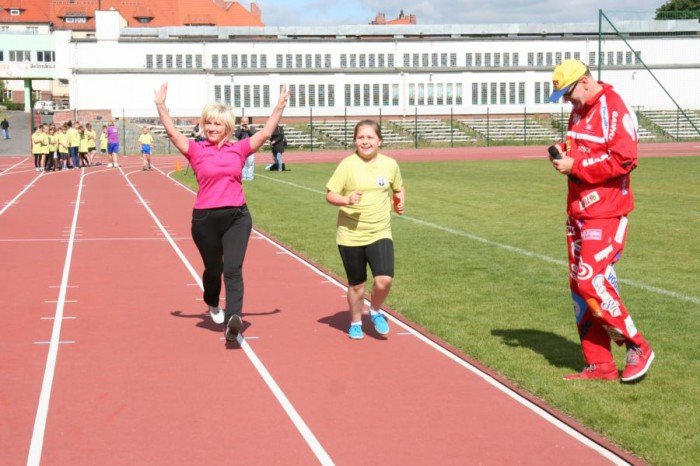 dwojka-przebiega-dystans-maratonu-foto-52719