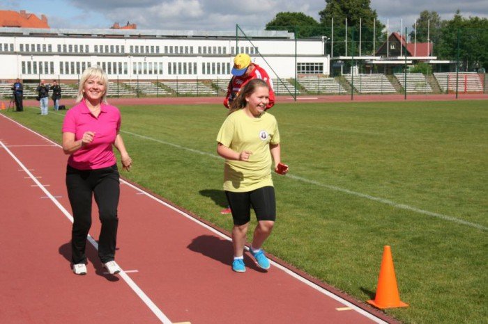 dwojka-przebiega-dystans-maratonu-foto-52719