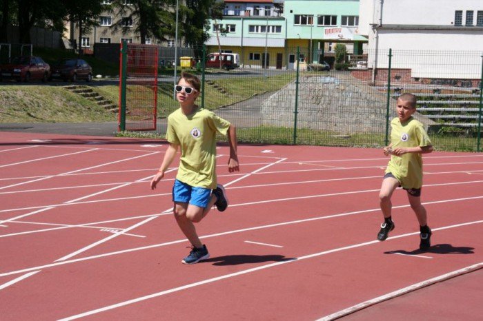 dwojka-przebiega-dystans-maratonu-foto-52719