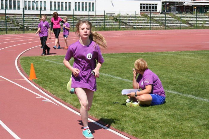 dwojka-przebiega-dystans-maratonu-foto-52719