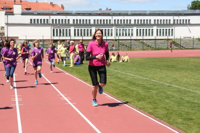 dwojka-przebiega-dystans-maratonu-foto-52719