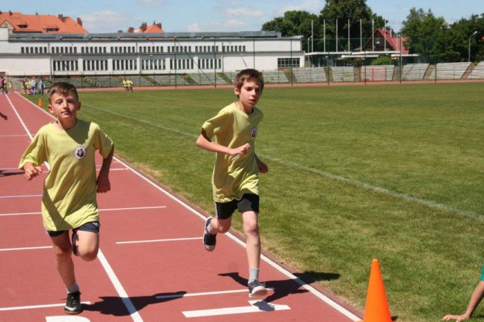 dwojka-przebiega-dystans-maratonu-foto-52719