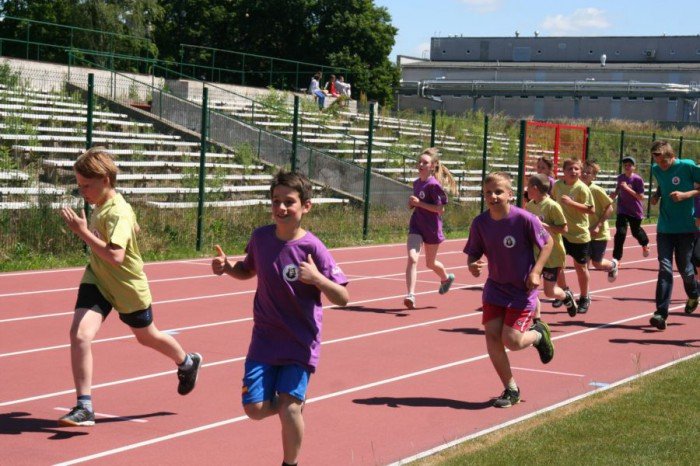 dwojka-przebiega-dystans-maratonu-foto-52719