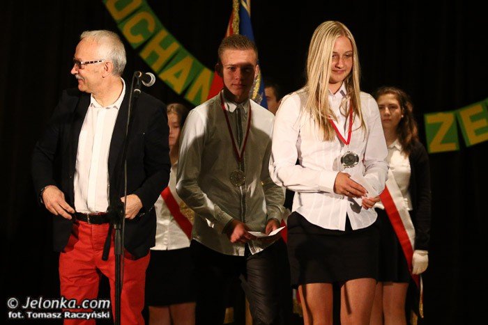 uroczyste-pozegnanie-kowarskich-gimnazjalistow-foto-52779