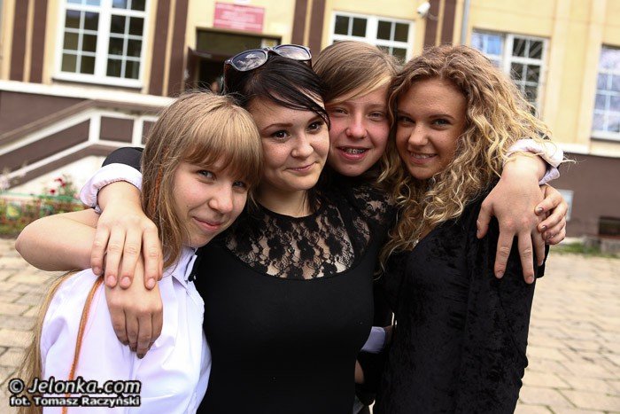 uroczyste-pozegnanie-kowarskich-gimnazjalistow-foto-52779