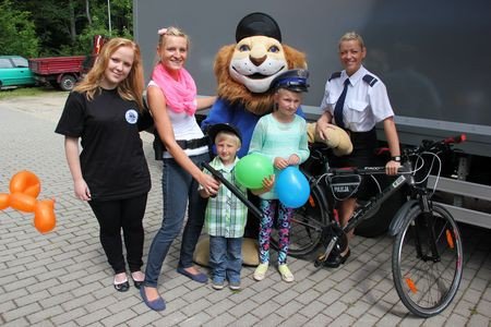 przywitanie-lata-pod-szrenica-z-komisarzem-lwem-foto-52823