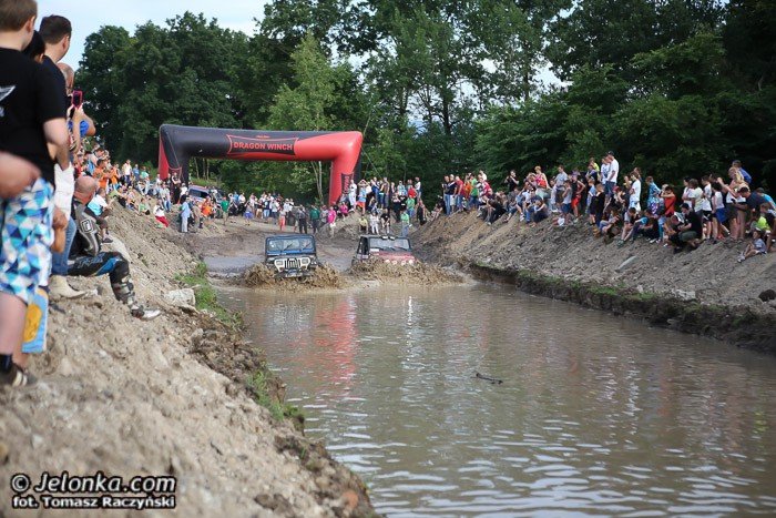 wyscig-botnym-torem-na-zakonczenie-mud-party-foto-52868