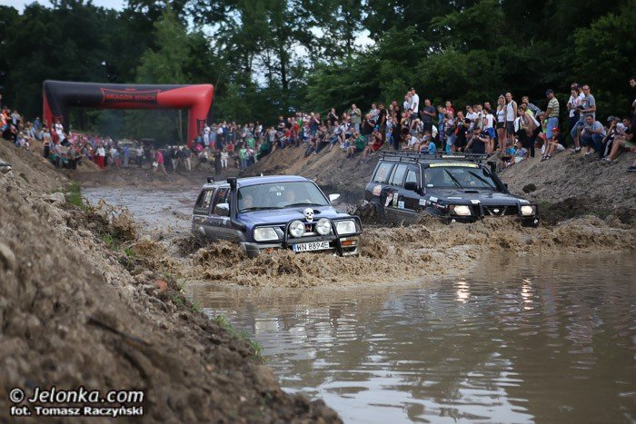 wyscig-botnym-torem-na-zakonczenie-mud-party-foto-52868