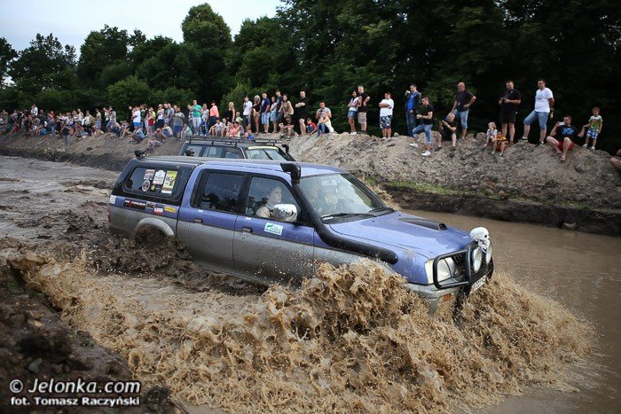 wyscig-botnym-torem-na-zakonczenie-mud-party-foto-52868
