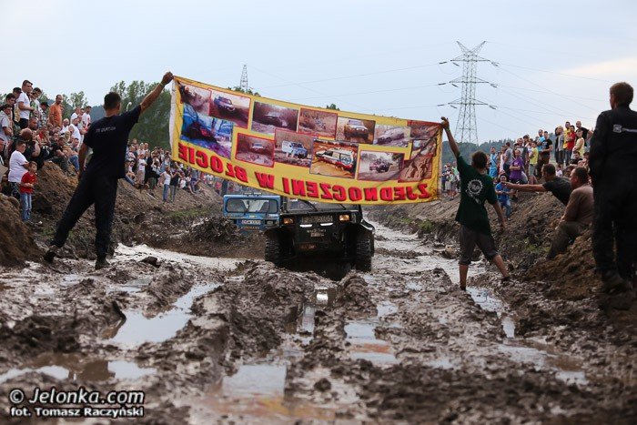wyscig-botnym-torem-na-zakonczenie-mud-party-foto-52868