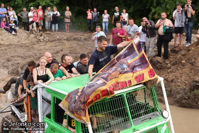wyscig-botnym-torem-na-zakonczenie-mud-party-foto-52868