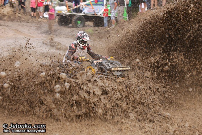 wyscig-botnym-torem-na-zakonczenie-mud-party-foto-52868