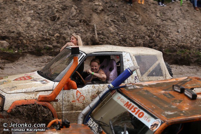 wyscig-botnym-torem-na-zakonczenie-mud-party-foto-52868