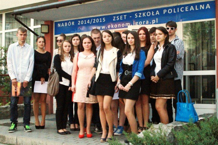 maturzysci-walcza-o-swoja-polonistke-foto-52870