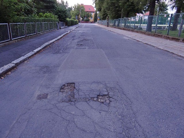 ruszya-budowa-chodnika-przy-swierkowej-a-co-z-ogrodowa-foto-52892
