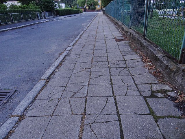 ruszya-budowa-chodnika-przy-swierkowej-a-co-z-ogrodowa-foto-52892