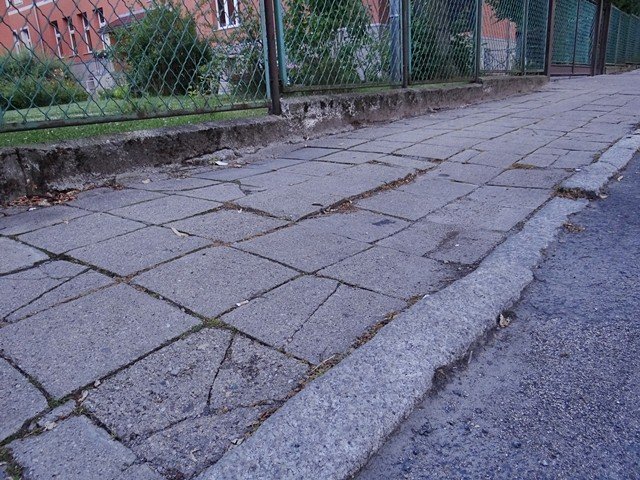 ruszya-budowa-chodnika-przy-swierkowej-a-co-z-ogrodowa-foto-52892