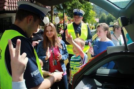 policjanci-wakacje-moga-byc-bezpieczne-foto-52909