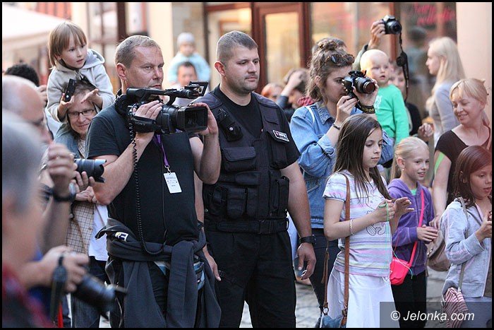 teatry-wyszy-na-jeleniogorskie-ulice-foto-52949