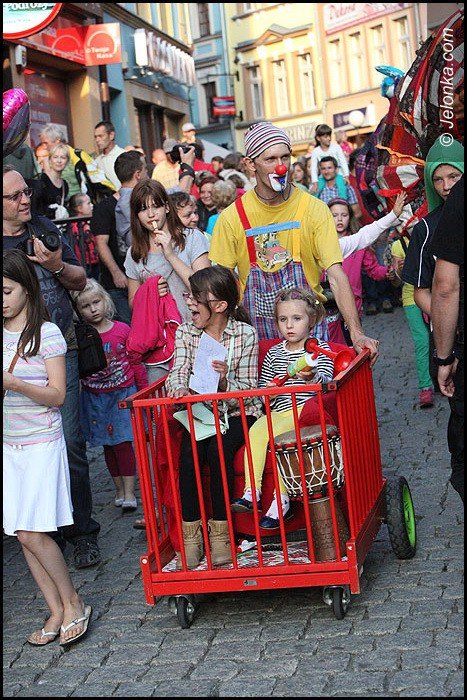 teatry-wyszy-na-jeleniogorskie-ulice-foto-52949