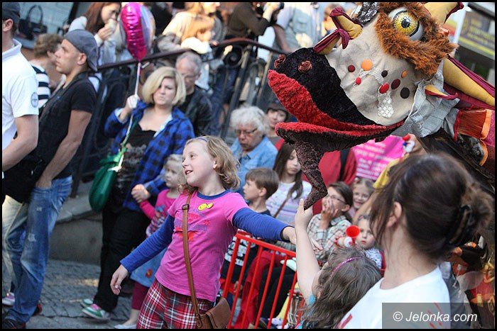 teatry-wyszy-na-jeleniogorskie-ulice-foto-52949