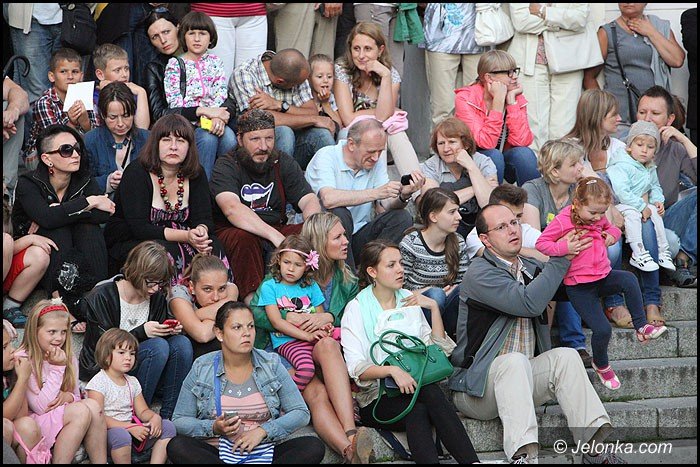 teatry-wyszy-na-jeleniogorskie-ulice-foto-52949
