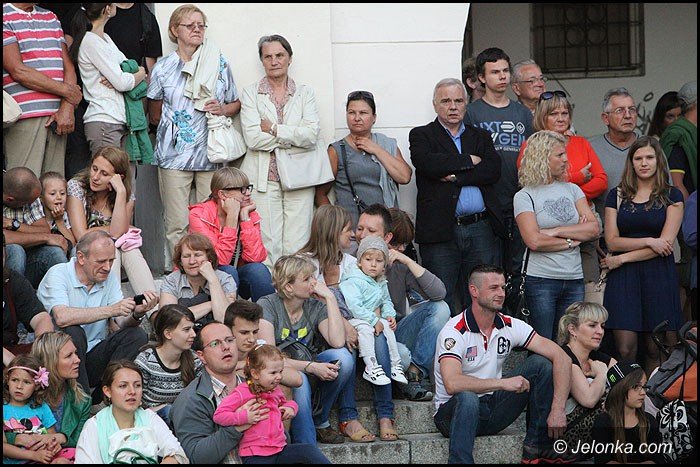 teatry-wyszy-na-jeleniogorskie-ulice-foto-52949