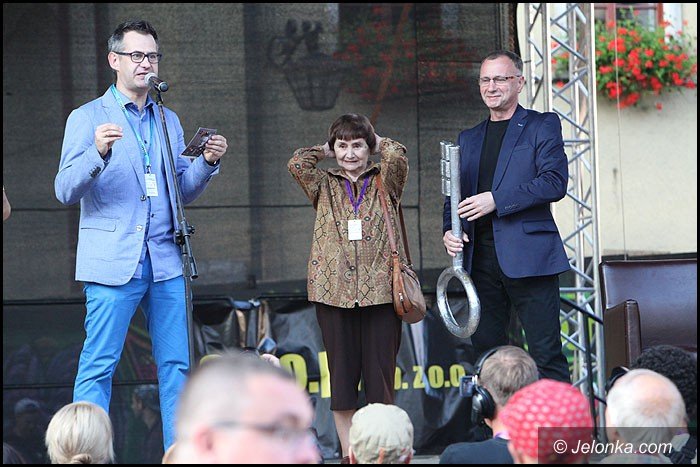teatry-wyszy-na-jeleniogorskie-ulice-foto-52949