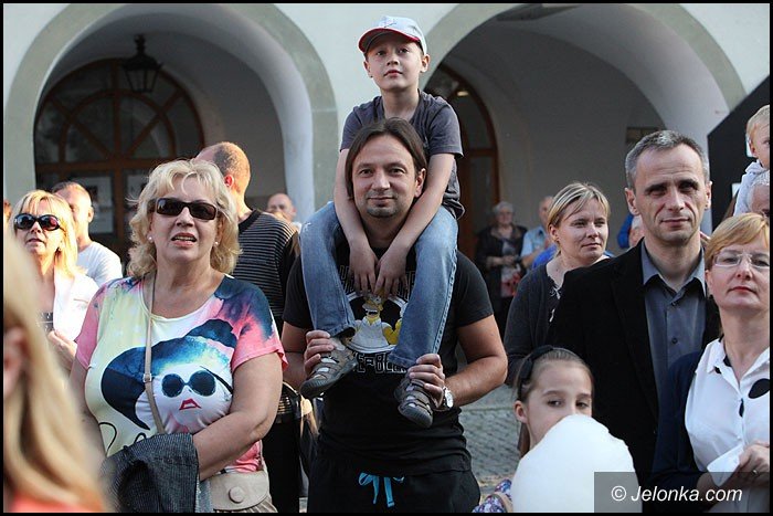 teatry-wyszy-na-jeleniogorskie-ulice-foto-52949