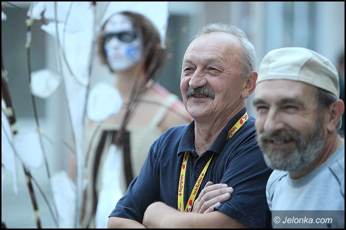teatry-wyszy-na-jeleniogorskie-ulice-foto-52949
